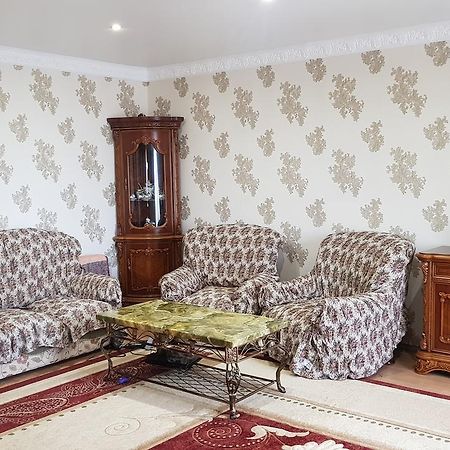 Люкс Апартаменты Центр Sukhumi Exterior photo